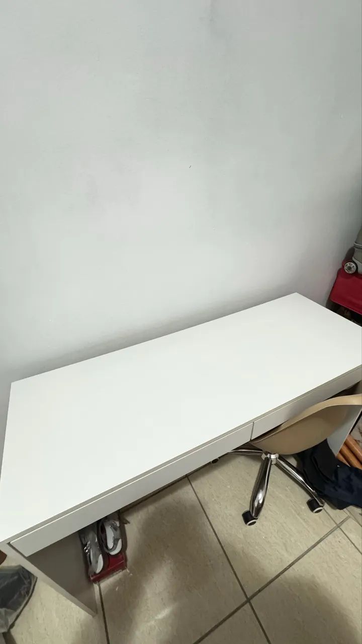 Escrivaninha mais cadeira  - Foto 3