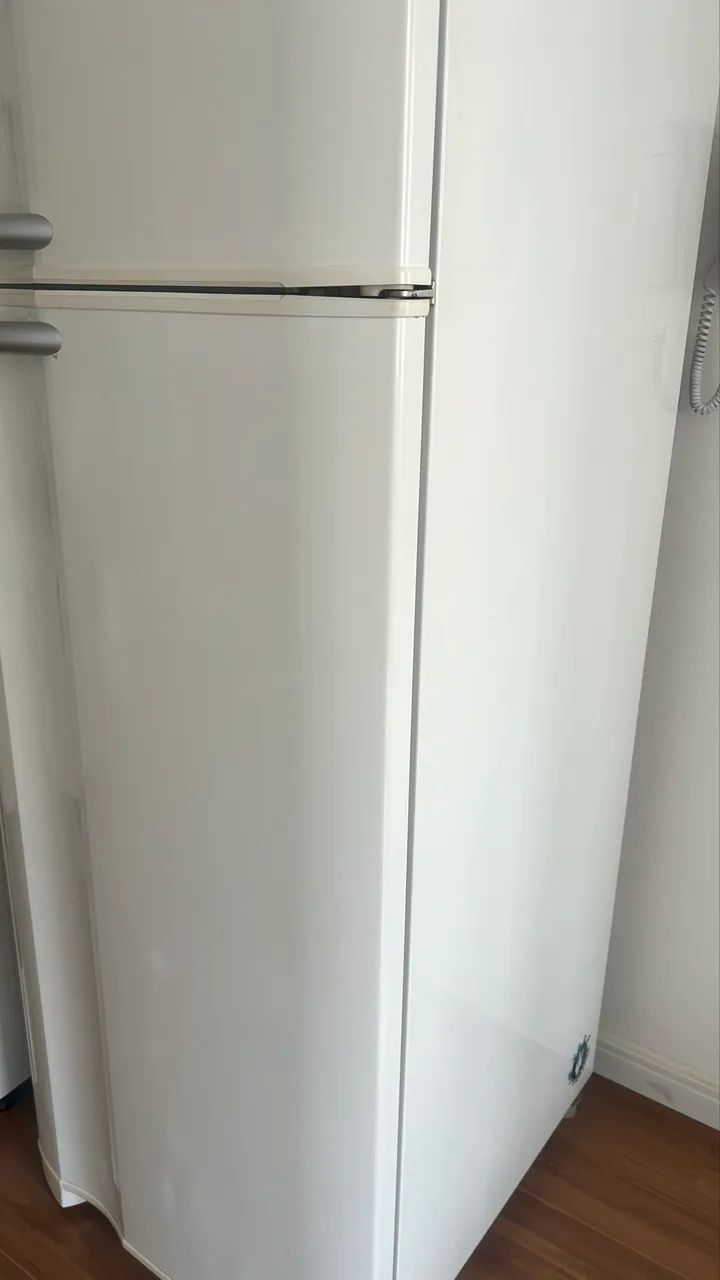 Geladeira Electrolux DC38 360L com Defeito - Foto 3