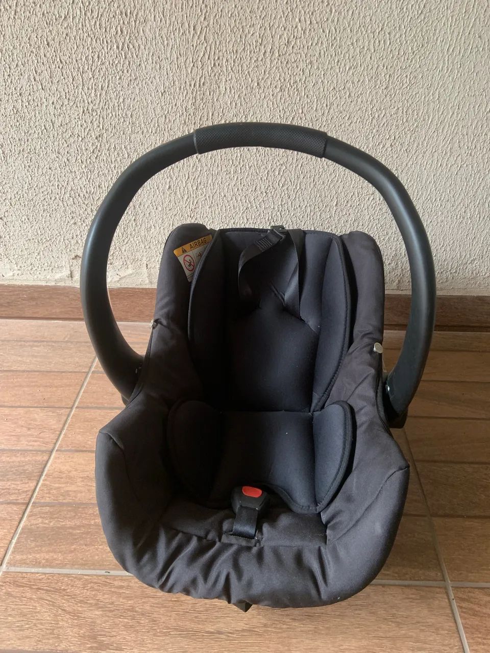 Vende-se bebê conforto 