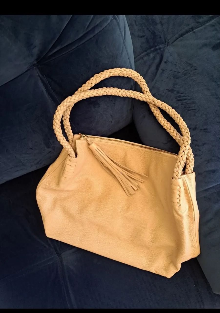 Bolsa em couro legítimo da M. Cat