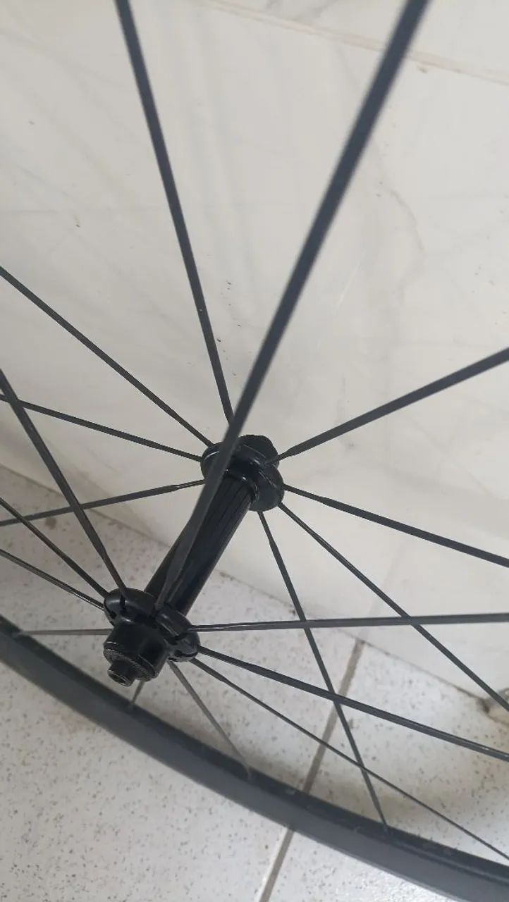 Roda de carbono dianteira 50mm. - Foto 2