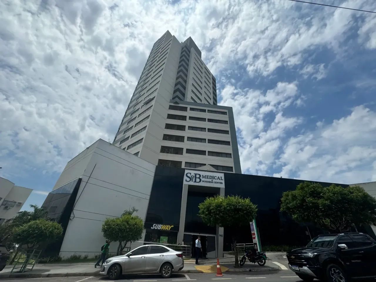 BJK ALUGA SALA COMERCIAL DE 50 M2  ED. SB MECIAL - BAIRRO JARDIM CUIABÁ