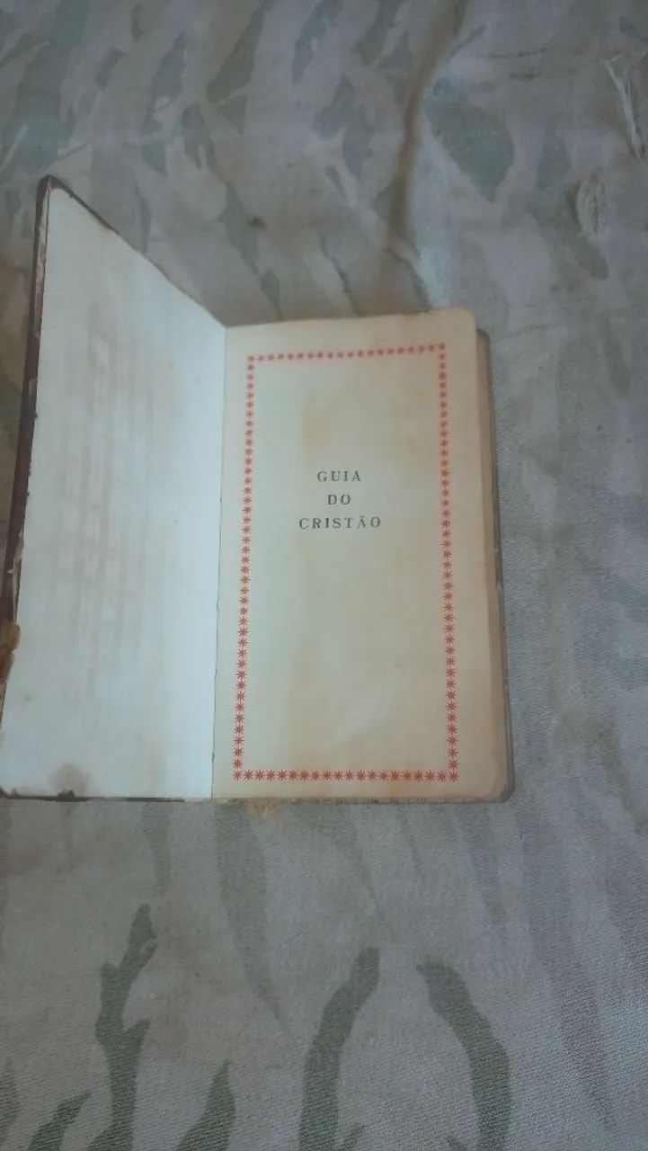 Vendo 2 Livros Sup Antigos e uma Santa.  - Foto 5