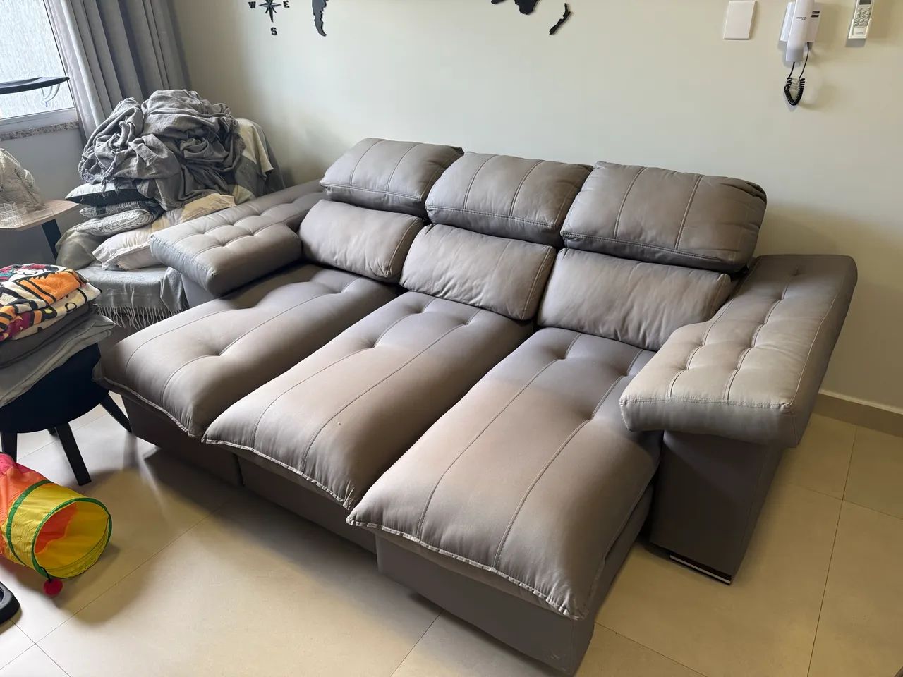 Sofá três lugares retrátil e reclinável. - Foto 2