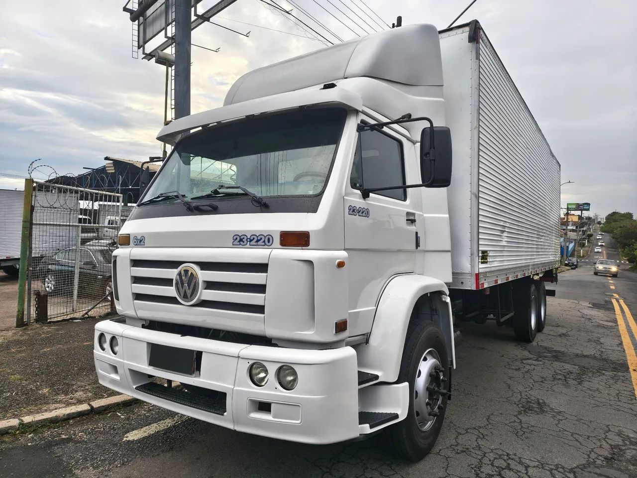 VW 23220 23.220 BAU E PLATAFORMA TROCA E FINANCIA 