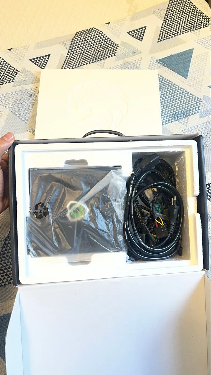 Fonte  ATX Gamemax 650W Bronze Plus - Foto 3