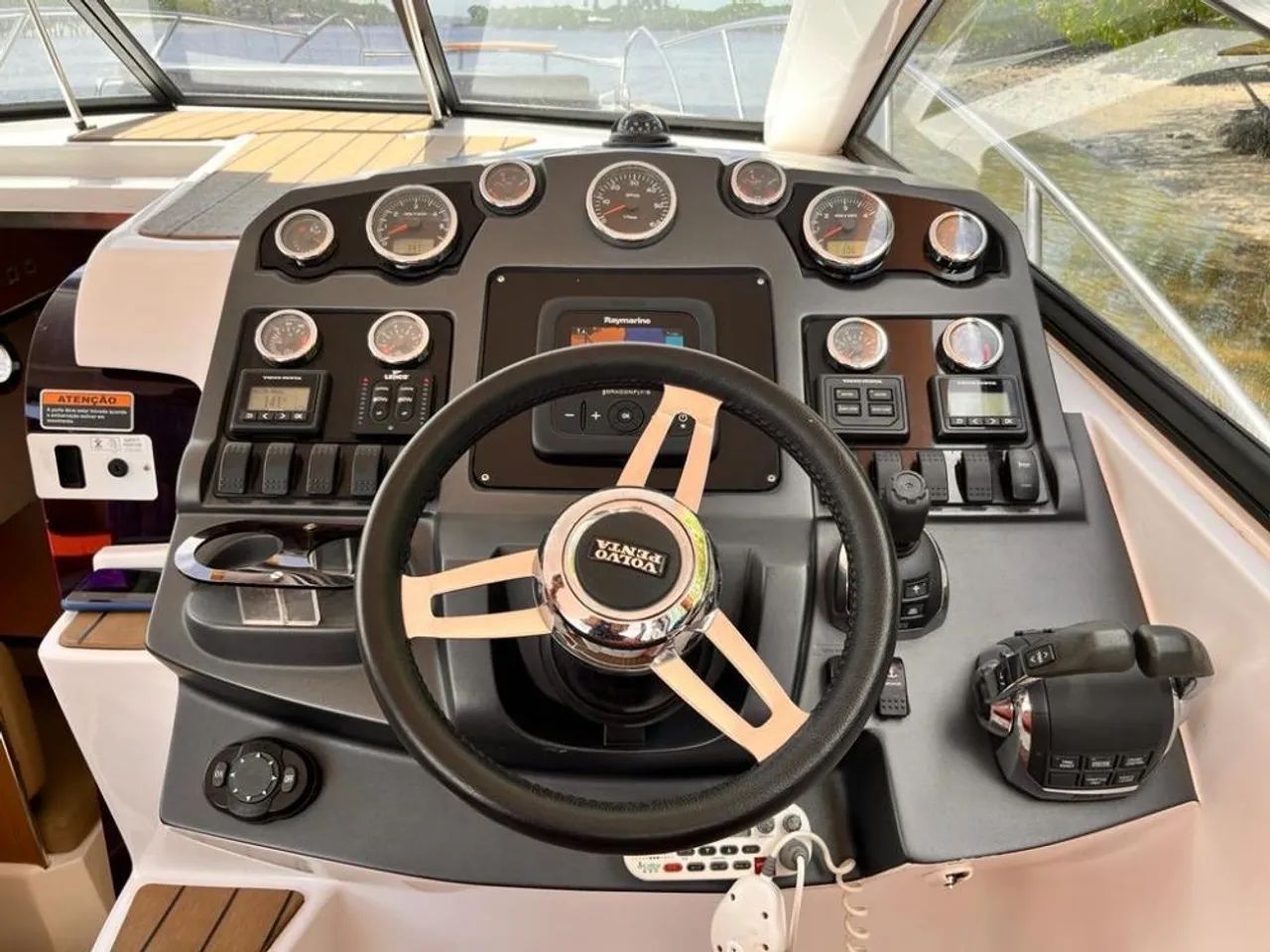 Lancha Ventura 350 HT - Ano 2018 - Gerador ONAN + JOYSTICK - Foto 4
