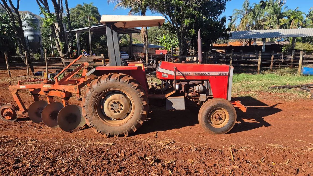 Massey Ferguson 265  *