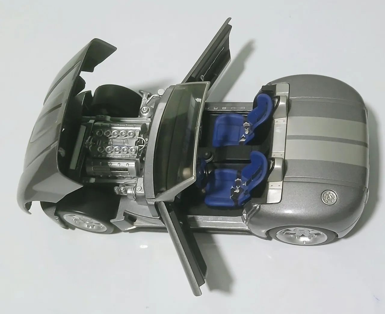 Miniatura 1/18 Ford Shelby cobra Concept  - Foto 4