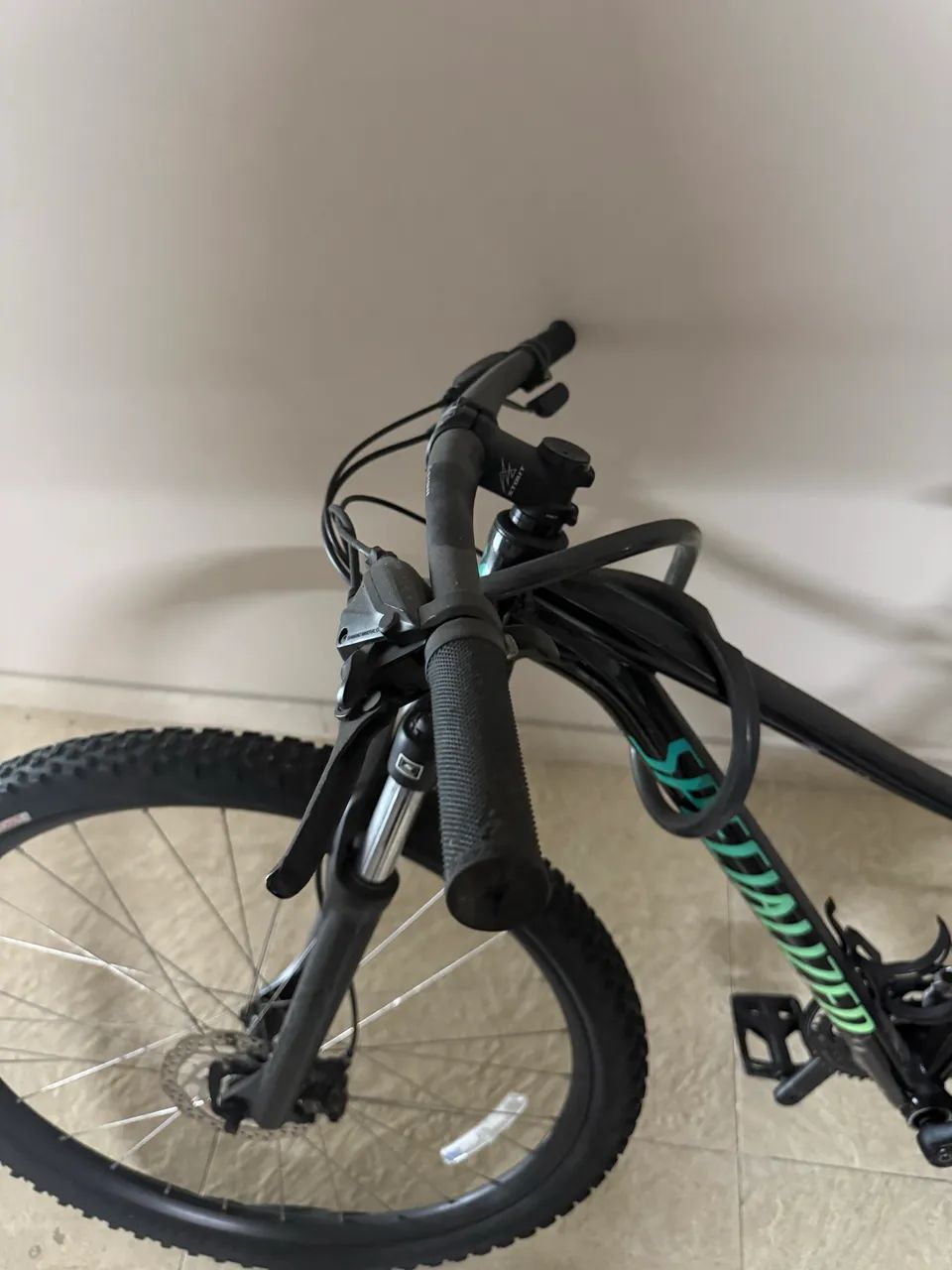 Bicicleta Specialized Rockhopper - Foto 2