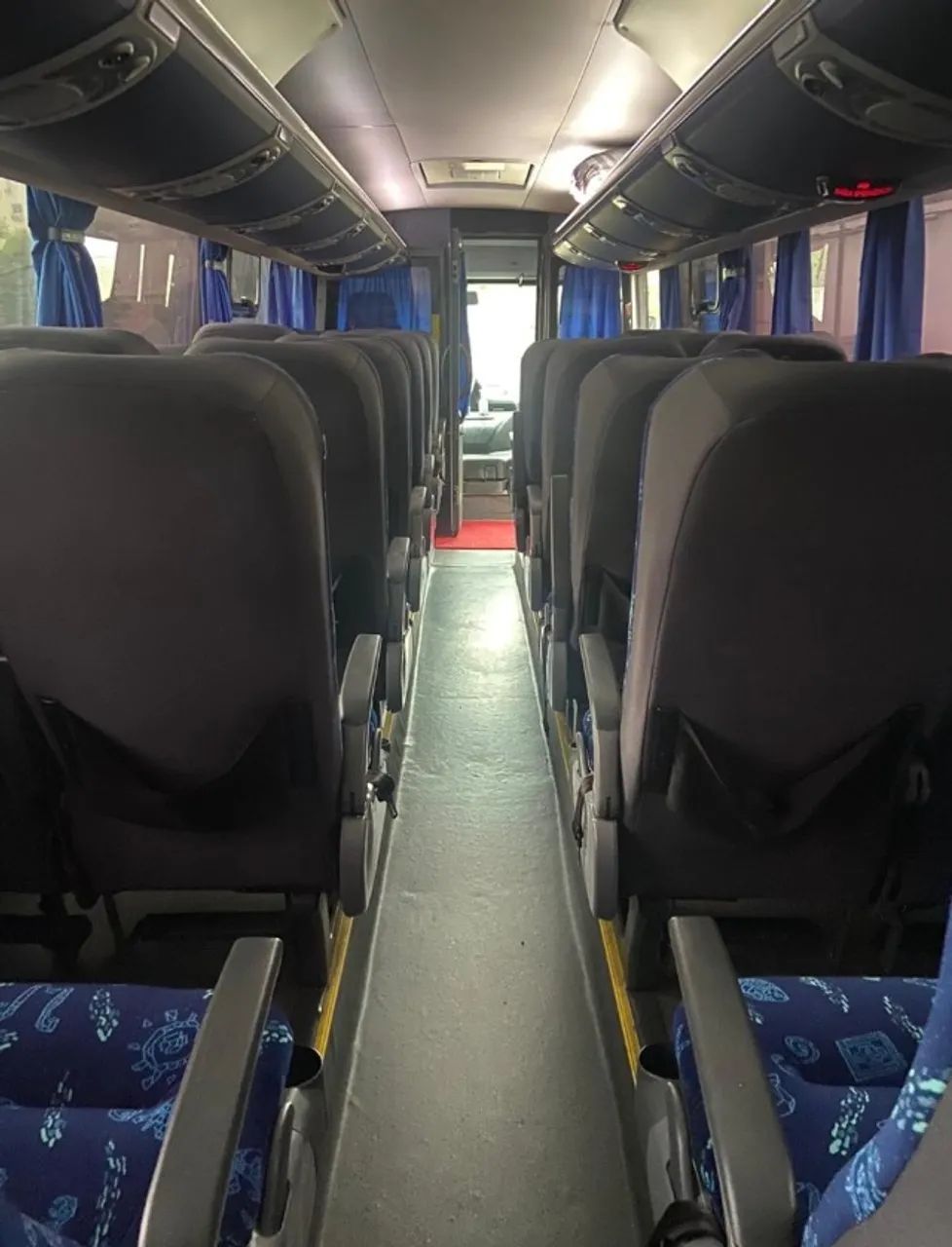 Vendo Micro-ônibus Senior 2013 32 Lugares - Foto 9