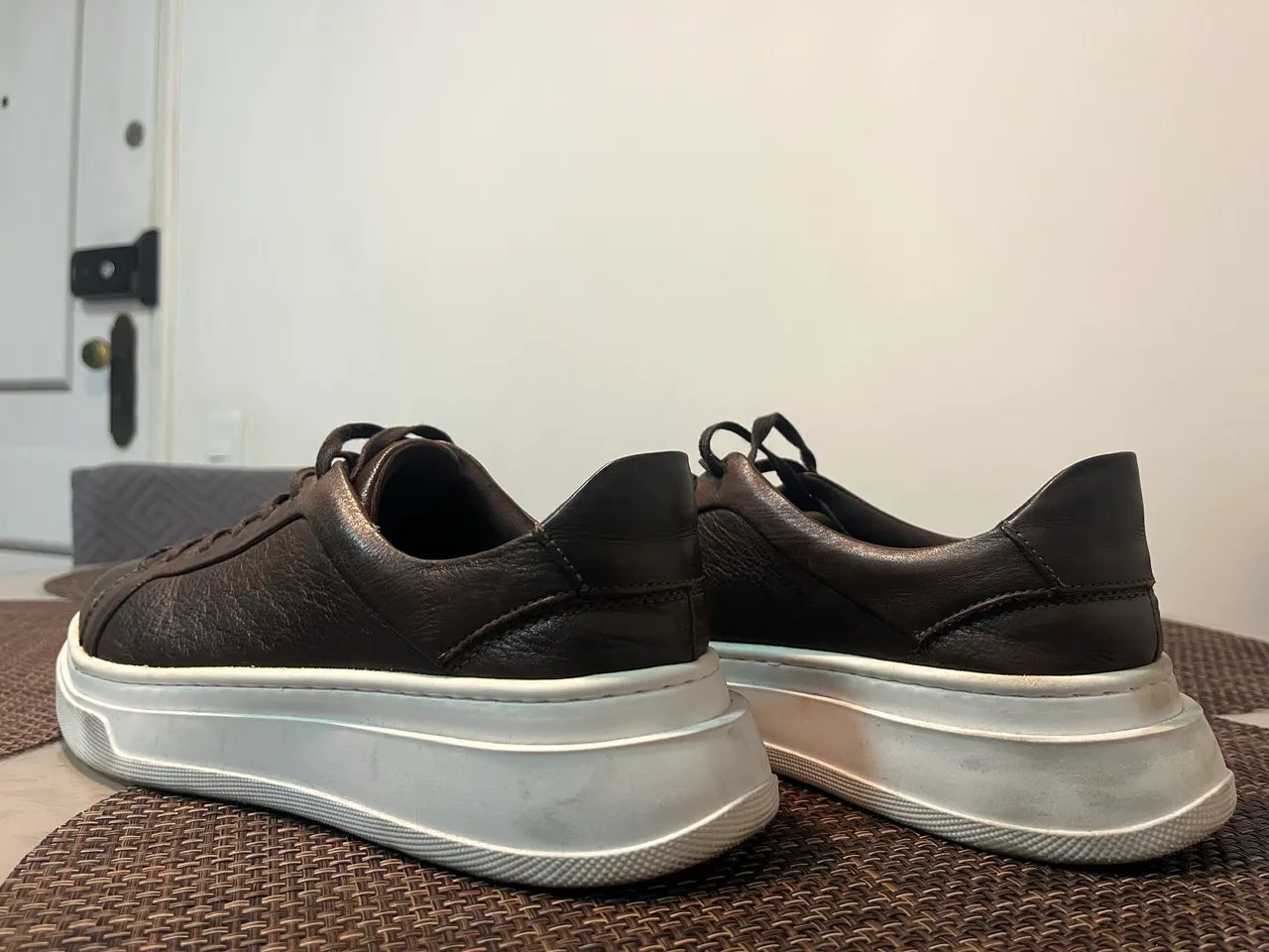 Tênis casual de couro  - Foto 4