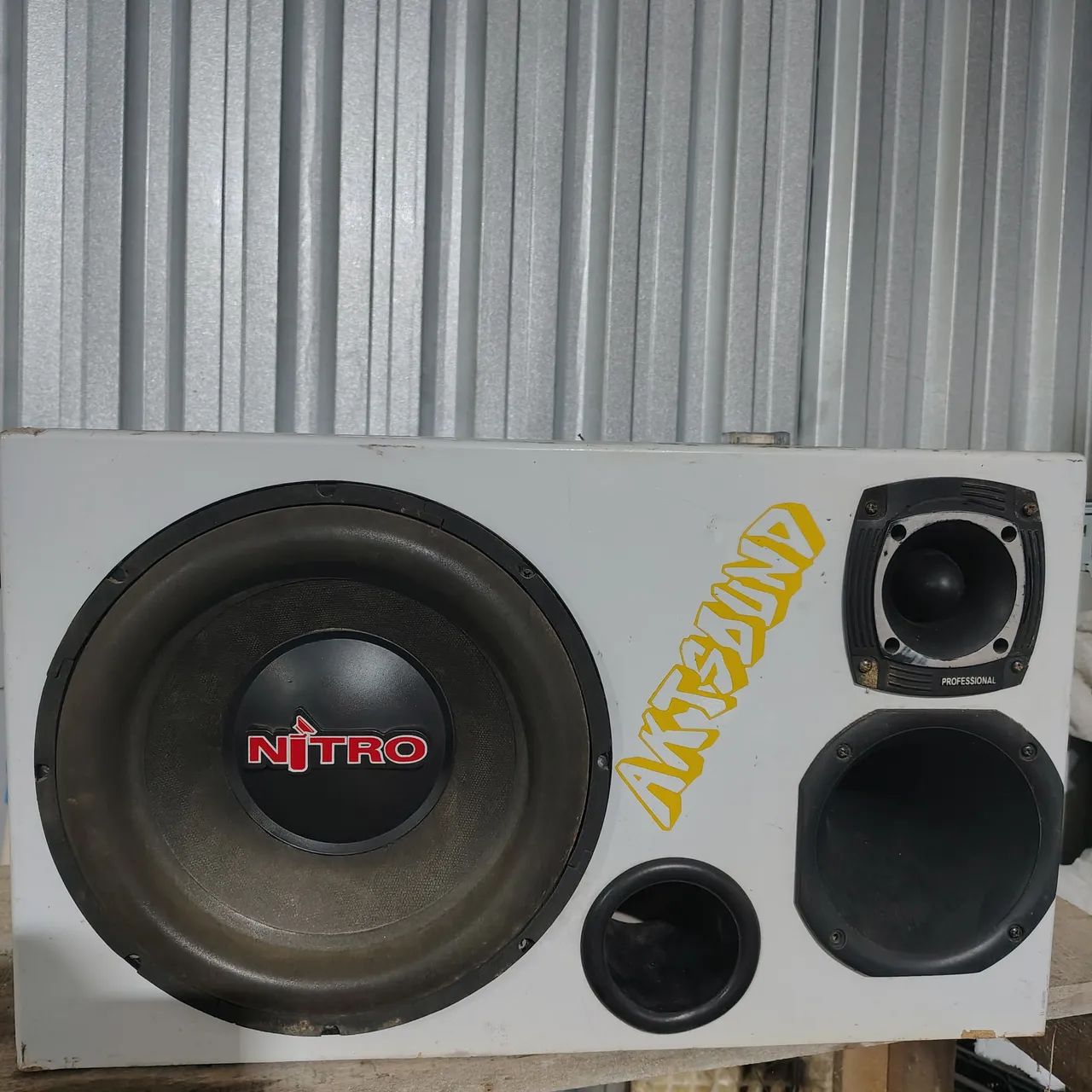 Vende-se caixa trio 