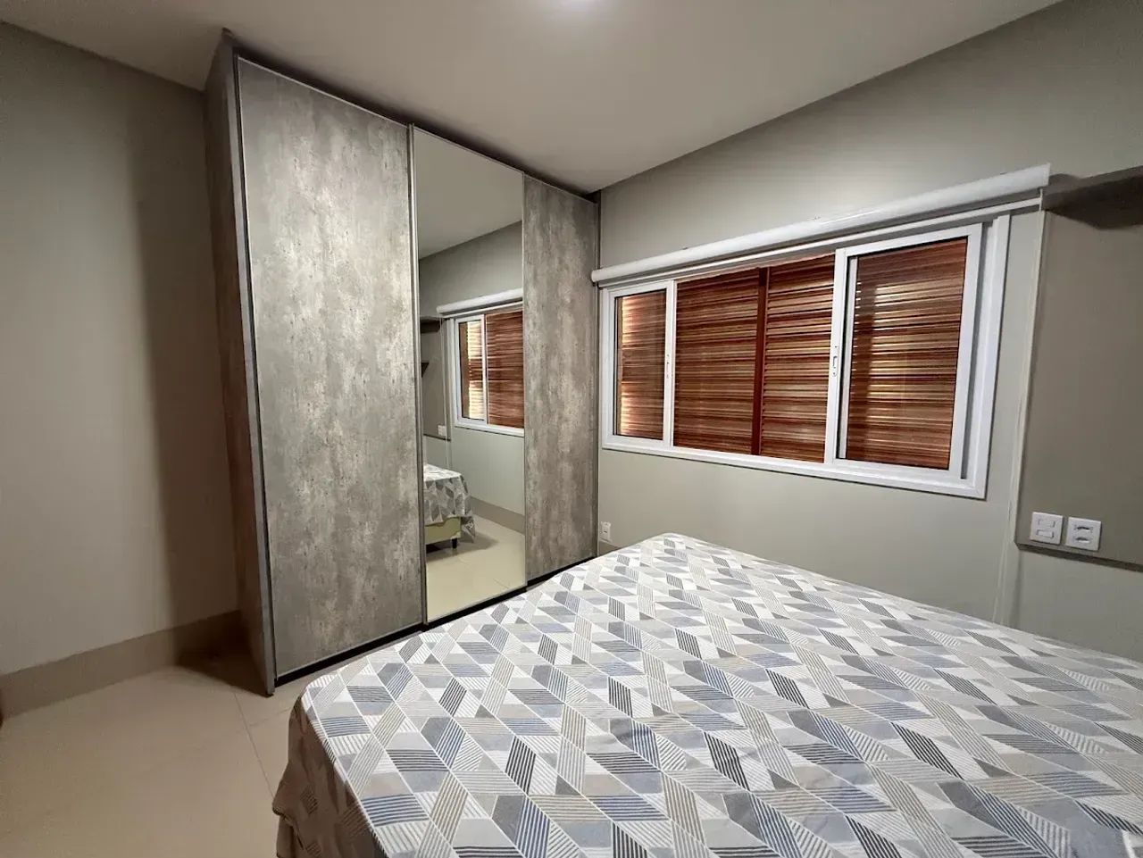 Térrea  252 m², 4 suítes, piscina aquecida, quintal no Cond Portal do Sol Green, Goiânia - - Foto 4
