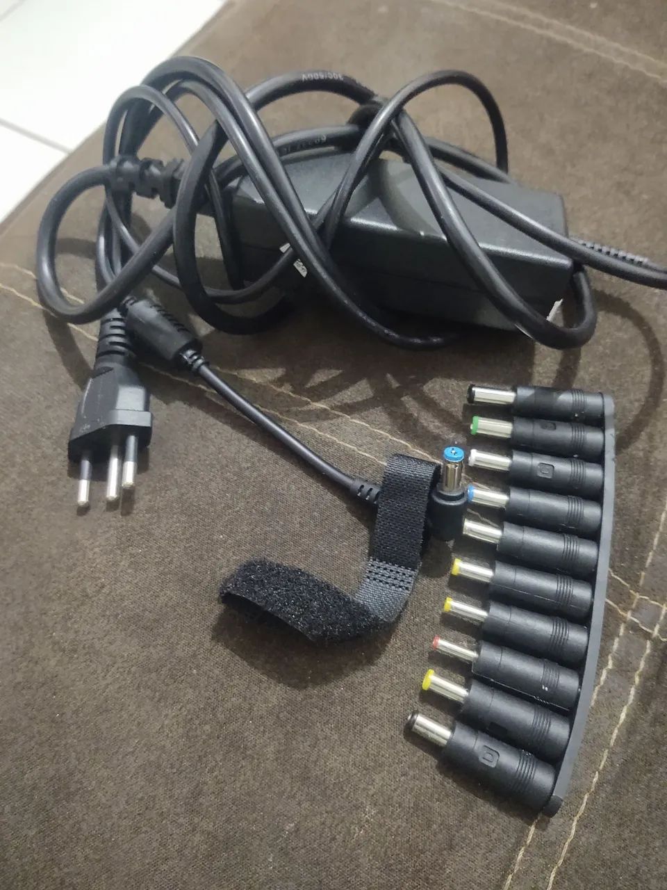 Carregador com adaptador  - Foto 3