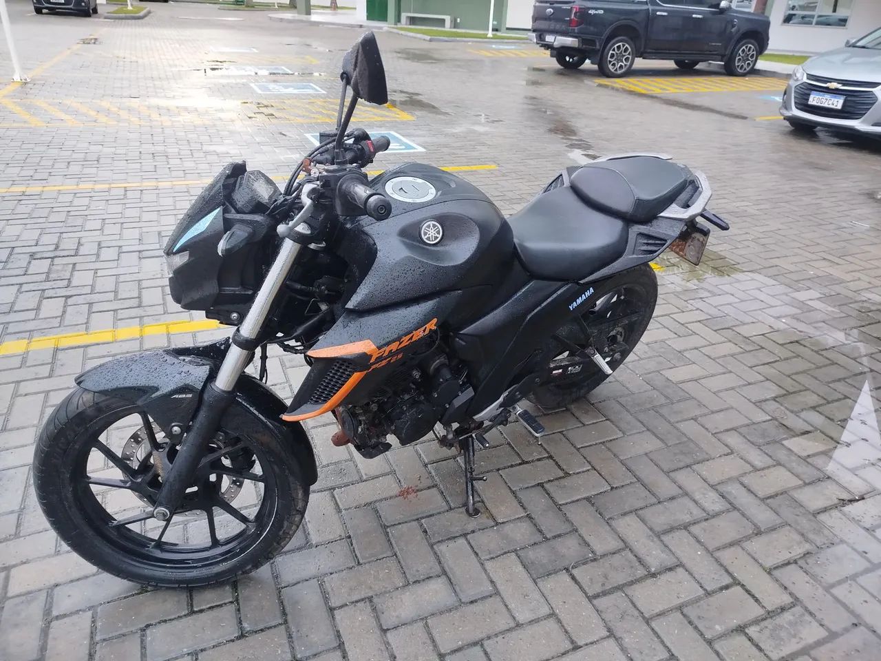 V/T Fazer 250