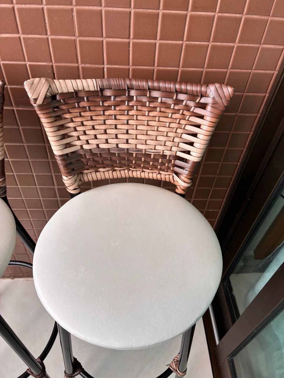 Vendo duas banquetas em perfeito estado - Foto 2