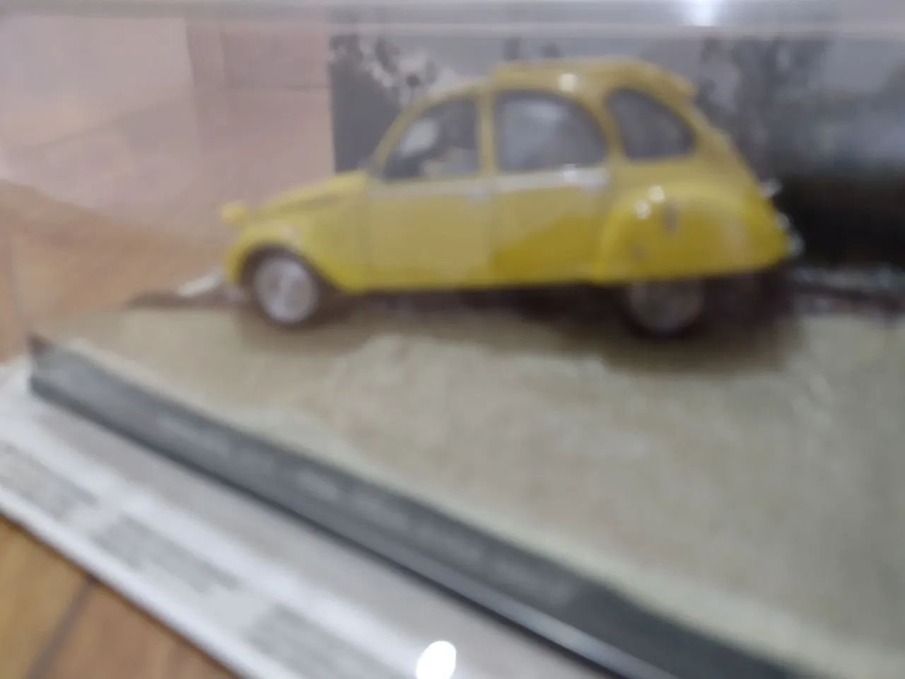 Coleção James Bond 007 - Miniatura Citroen 2 CV - Foto 5