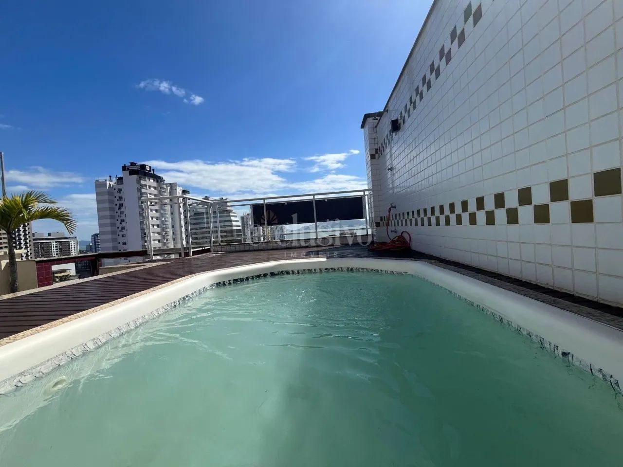 Cobertura duplex para venda com 4 dormitórios, piscina e vista mar. - Foto 2