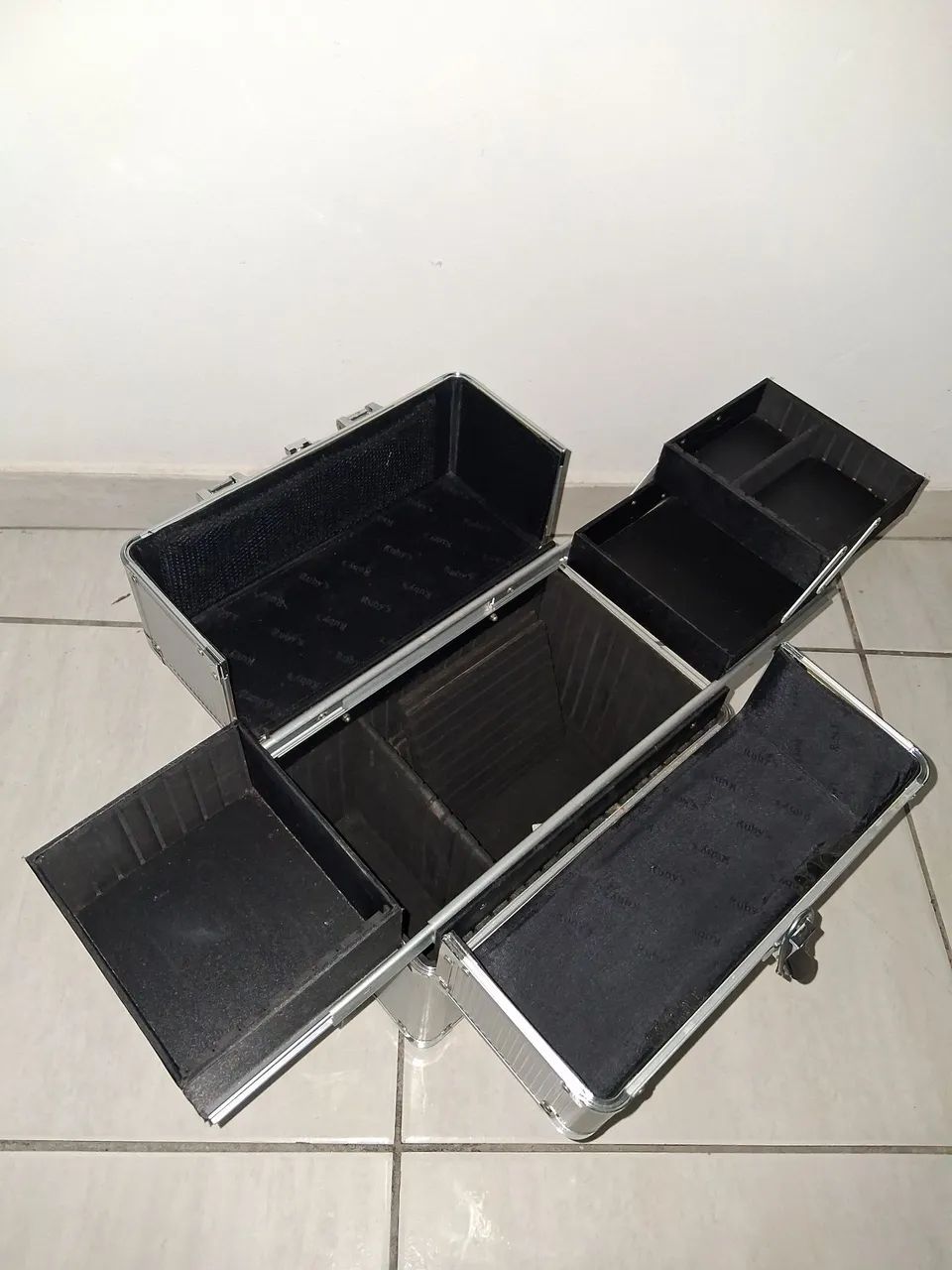 MALETA DE MAQUIAGEM RUBY'S  - Foto 3