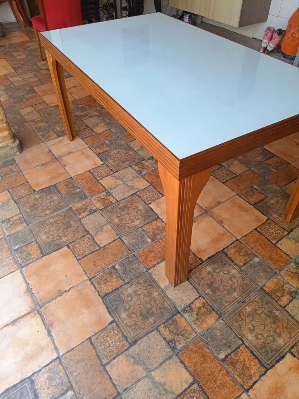 Mesa de madeira com tampo de vidro - Foto 3