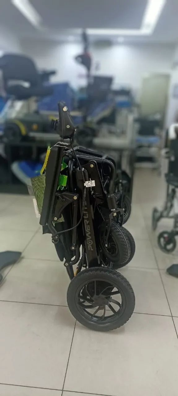 CADEIRA DE RODAS MOTORIZADA BLACK - Foto 3