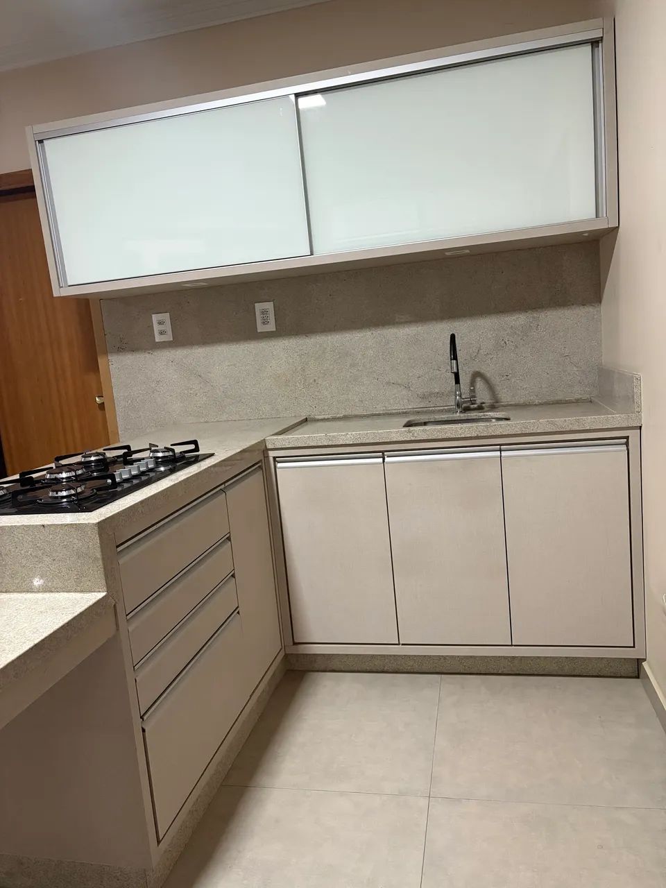 Alugo apartamento (próximo Unesc) - Foto 2