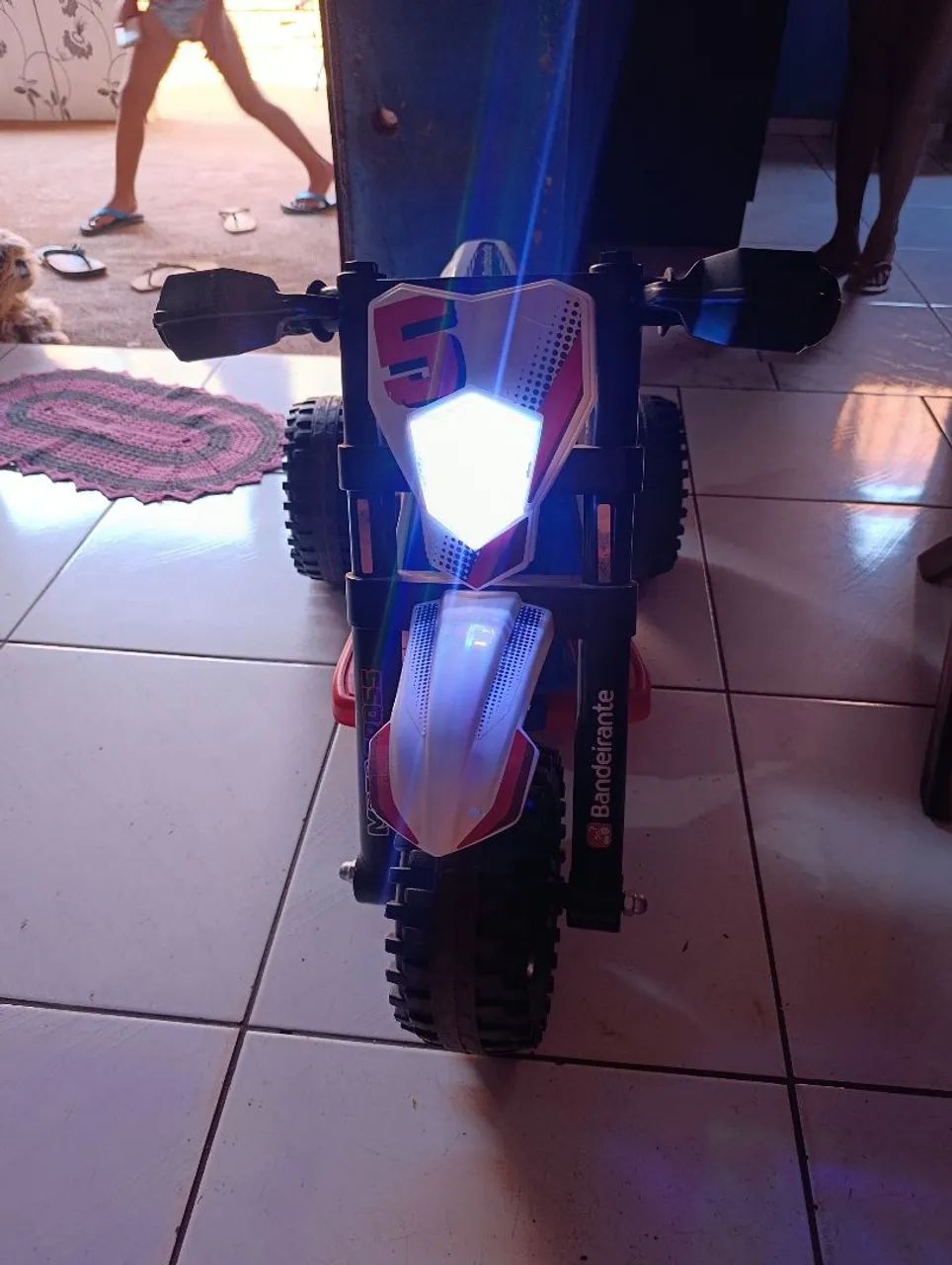 VENDO MOTO ELÉTRICA, SEMI NOVA. 1 MES DE USO