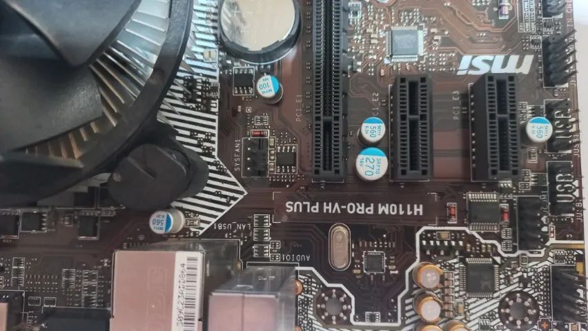 A placa-mãe MSI H110M PRO-VH PLUS  - Foto 2
