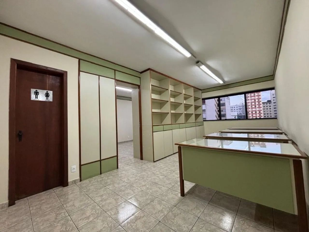 Sala Comercial no Centro  Pronta para Escritório. - Foto 5