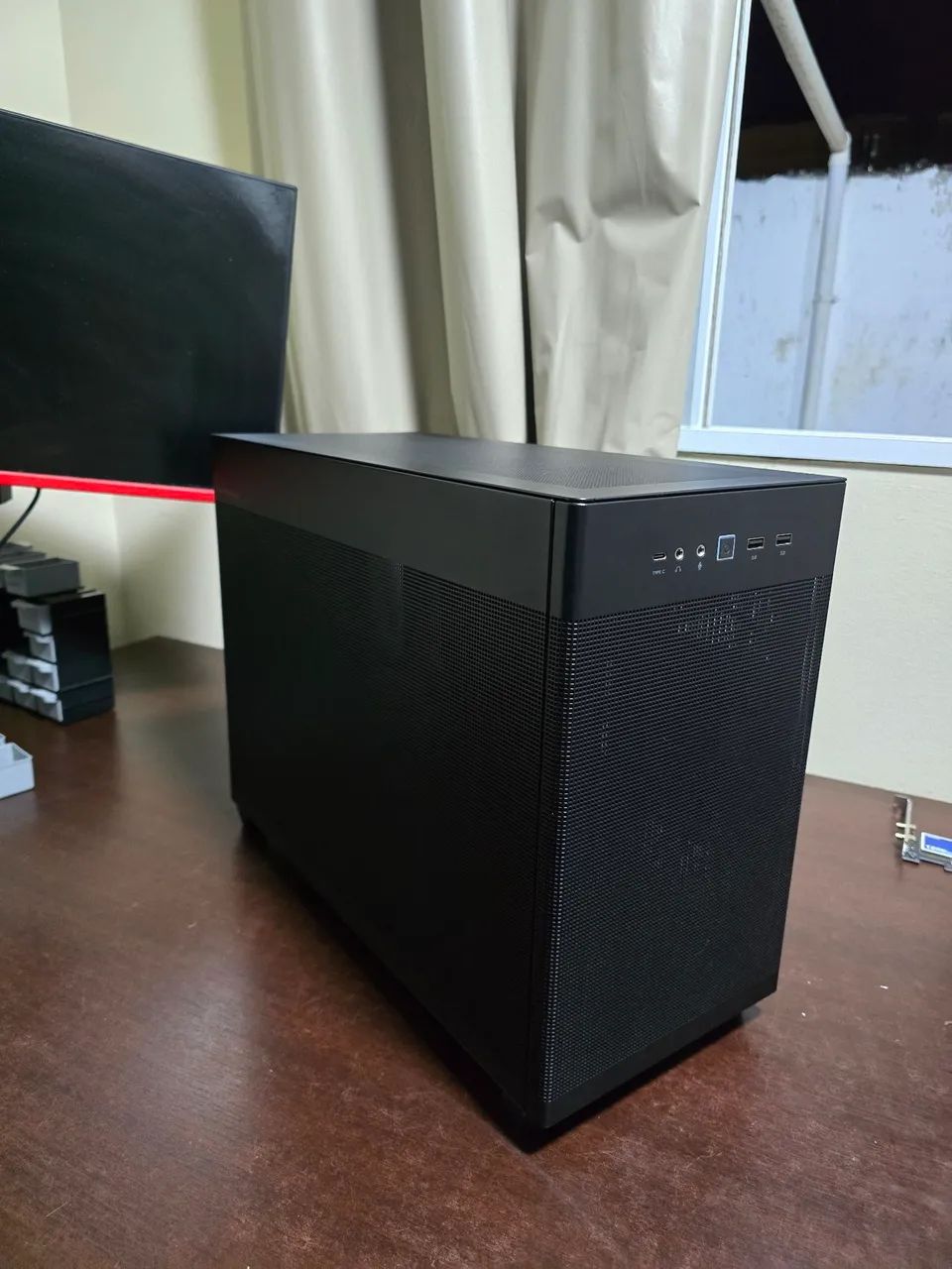 Gabinete gamer ASUS PRIME CASE