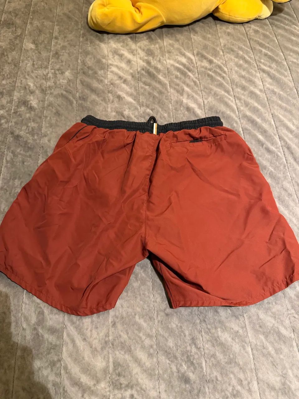 SHORT ORIGINAL DA HUGO BOSS VINHO TAMANHO P - Foto 3