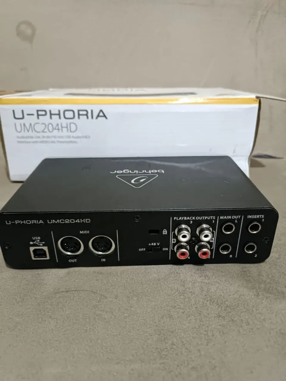 Interface De Áudio Behringer U-phoria Umc204hd - Foto 2