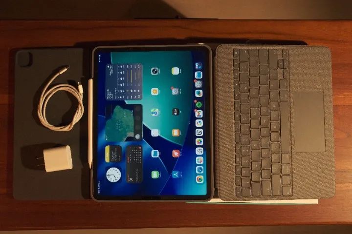 iPad Pro 12.9 6a geração 256 + acessórios - Foto 3