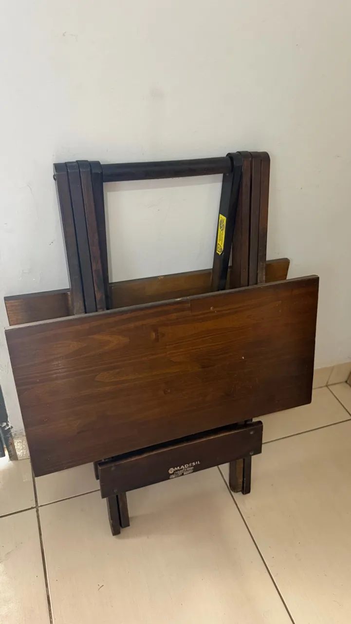 Conjunto de mesas com 4 cadeiras dobráveis  - Foto 5