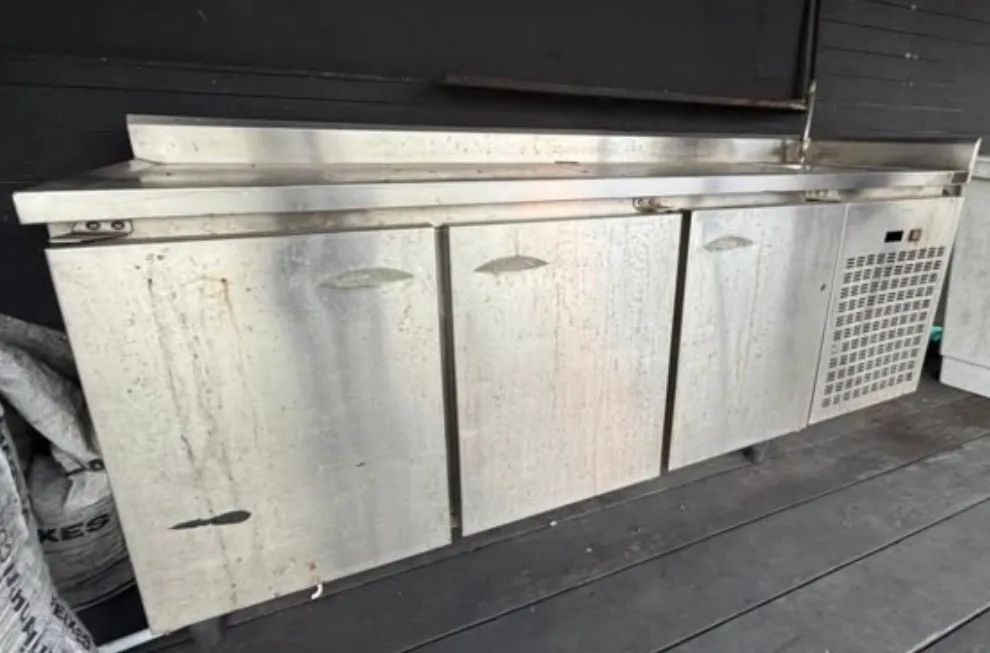 Vende se freezer balcão refrigerado de inox