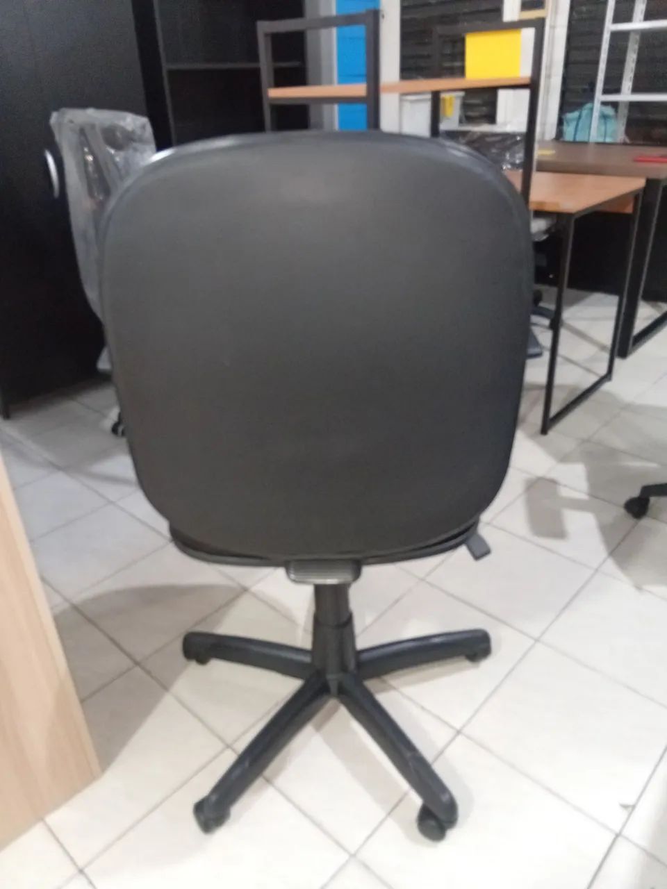 Cadeira diretor em courrissimo  - Foto 3