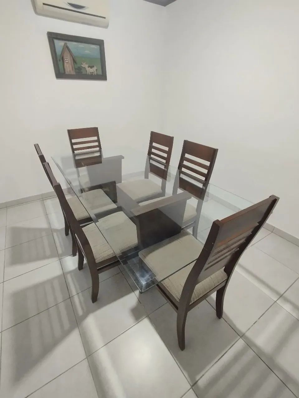 Mesa de vidro com 6 cadeiras