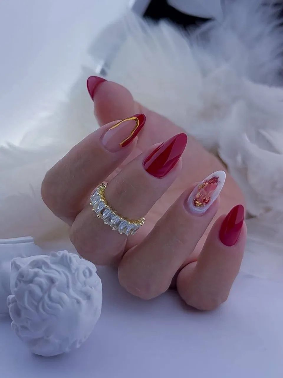 Precisa se de manicure 