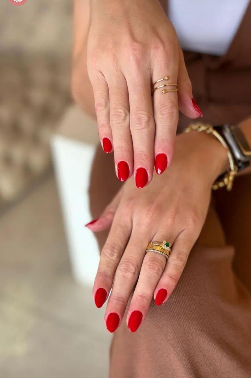 Vaga para manicure 