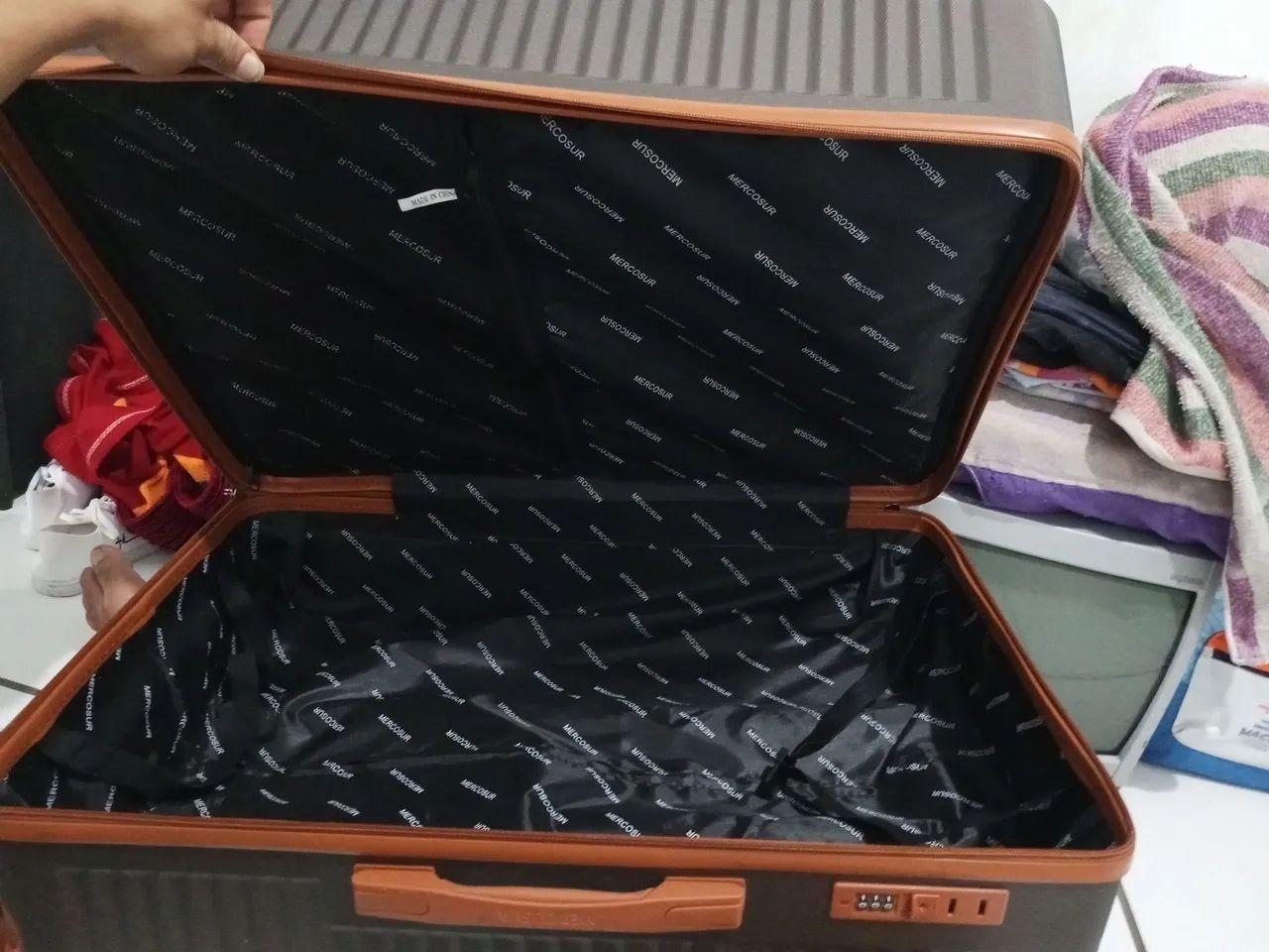 Vende-se Mala MERCOSUR impecável, Mala de Viagem com pneus Rotativosimpecável - Foto 5