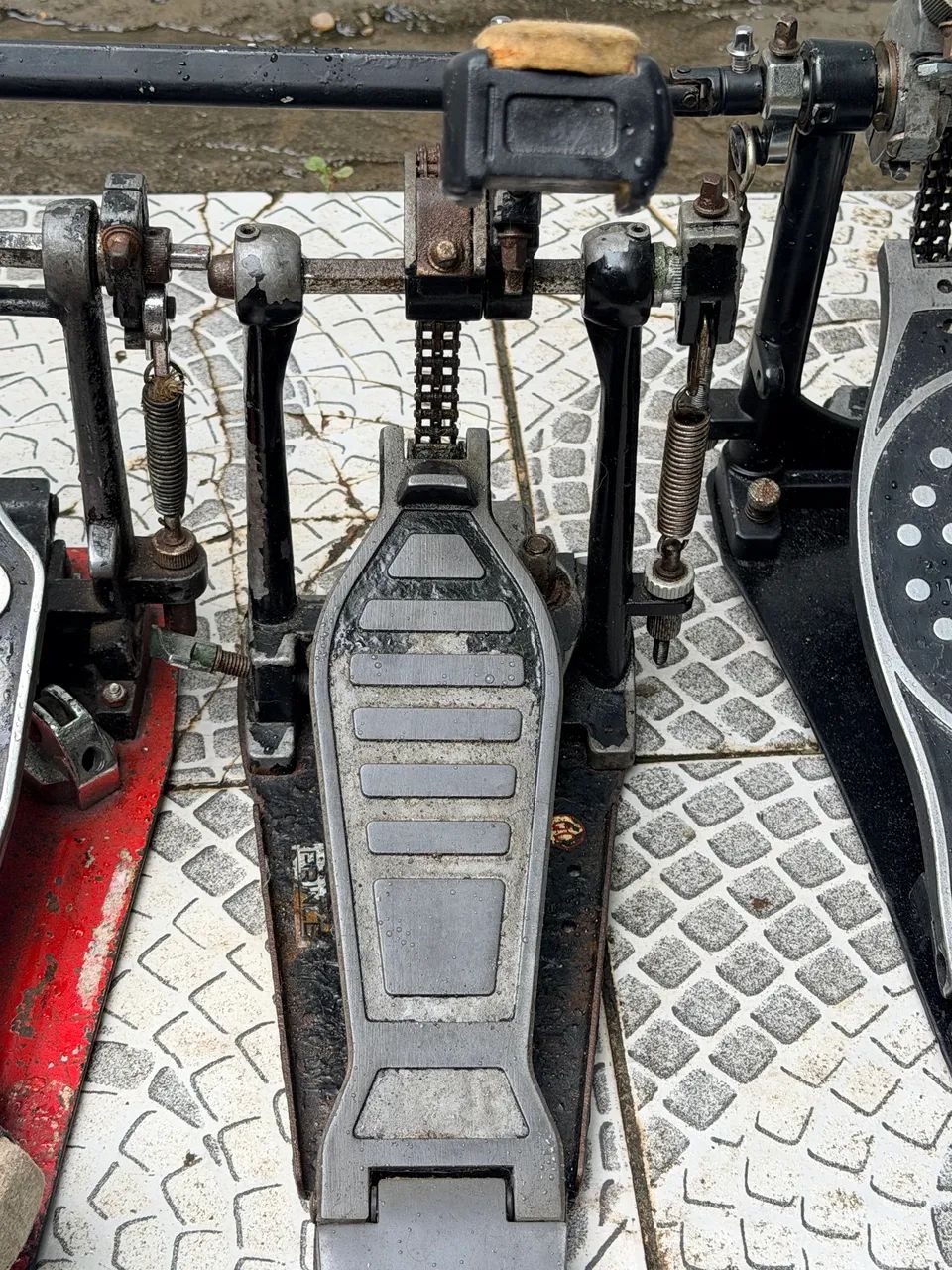 MÁQUINA DE CHIMBAL E PEDAL MARCA NELL 