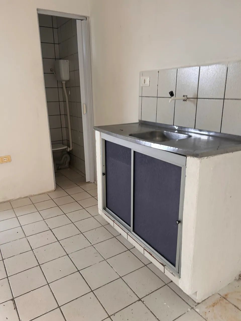 Alugo apartamento tipo kitnet perto da lagoa do Araçá. - Foto 2