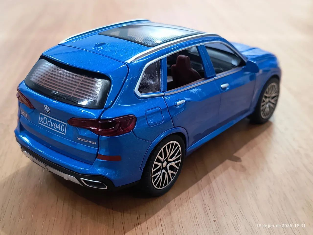 BMW X5 Escala 1:32 Carro de ferro - Foto 5