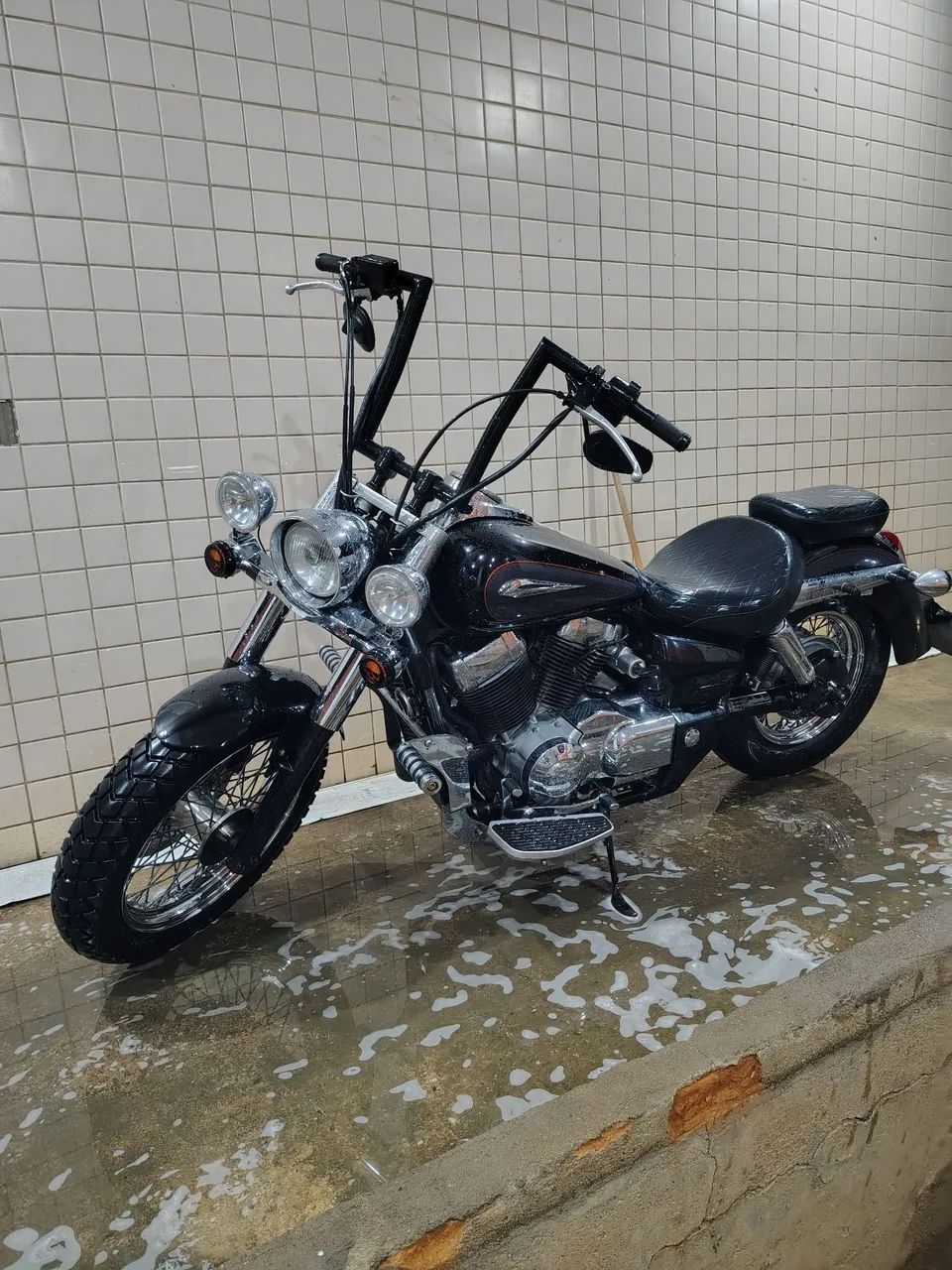 Shadow 750