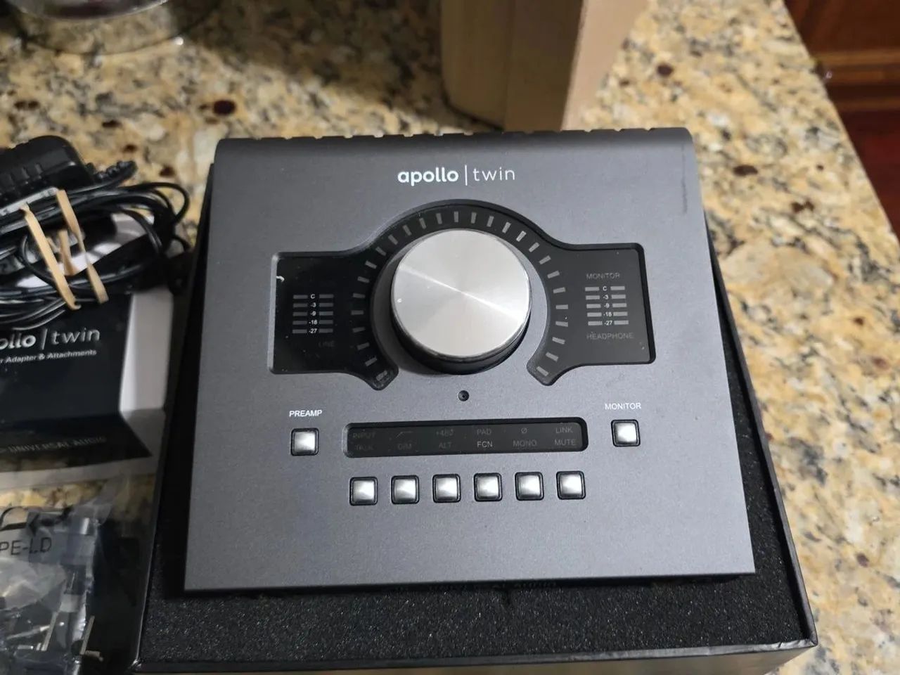 Universal Audio UAD Apollo Twin MKII Solo Core - Equipamentos e