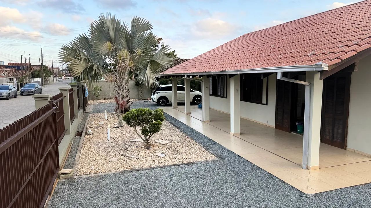 Casarão com Piscina e 4 quartos - Foto 4