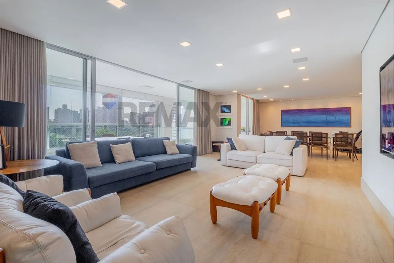 Viva o Luxo em Perdizes: 4 Suítes e 6 Banheiros