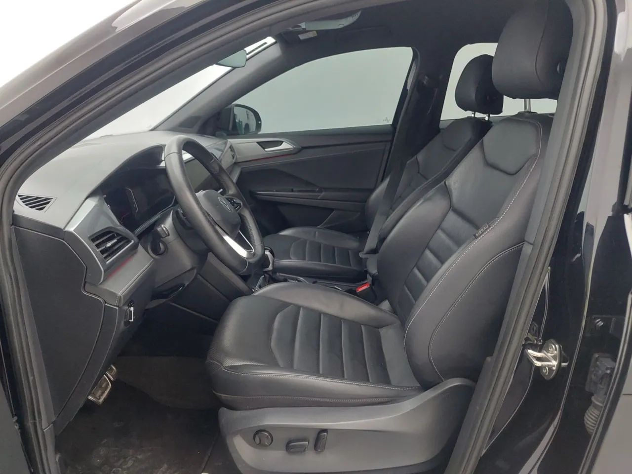 Volkswagen Taos Highline 1.4 250 TSI Flex Aut., foto 16 de 18