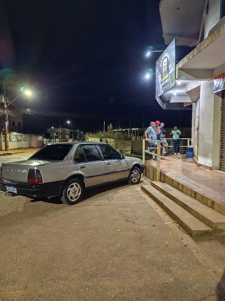 Chevrolet Monza GLS/ Hi-tech 2.0 EFI 2P E 4P (álcool) 1995